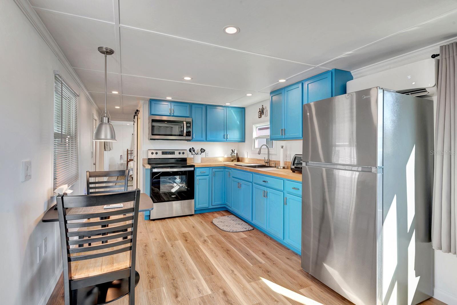 Image 14 of 30 For 409 52nd Avenue W