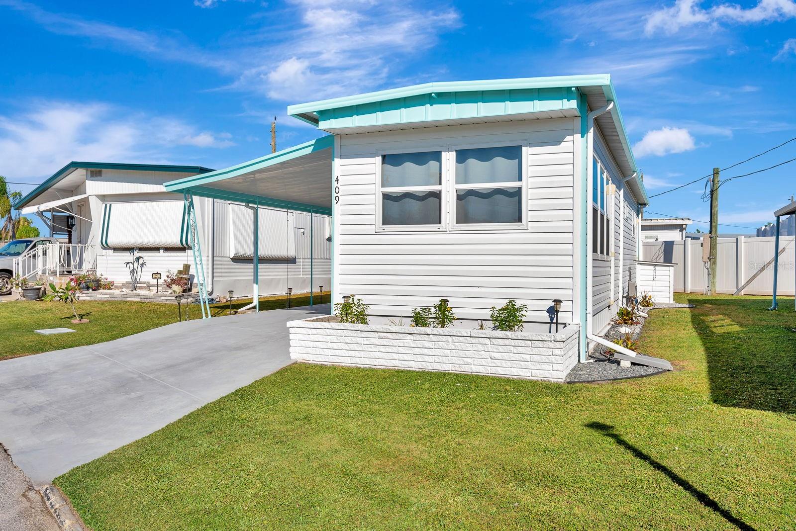Image 2 of 30 For 409 52nd Avenue W