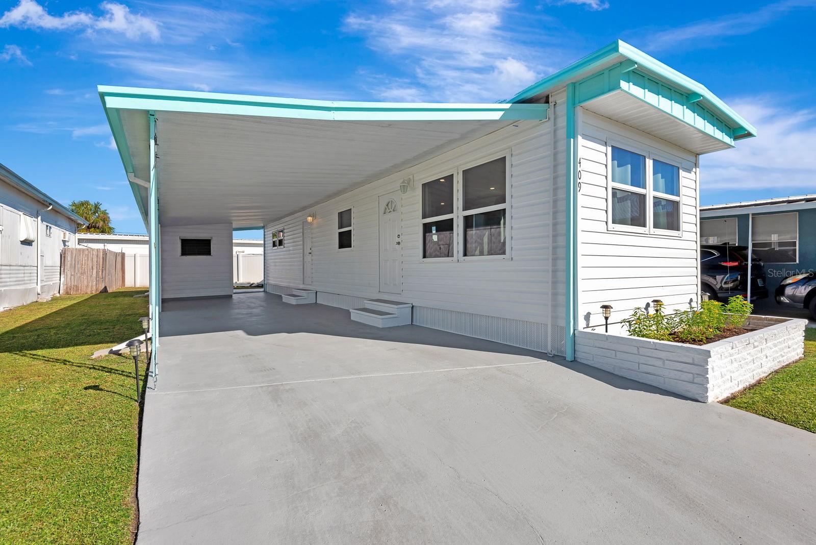 Image 4 of 30 For 409 52nd Avenue W