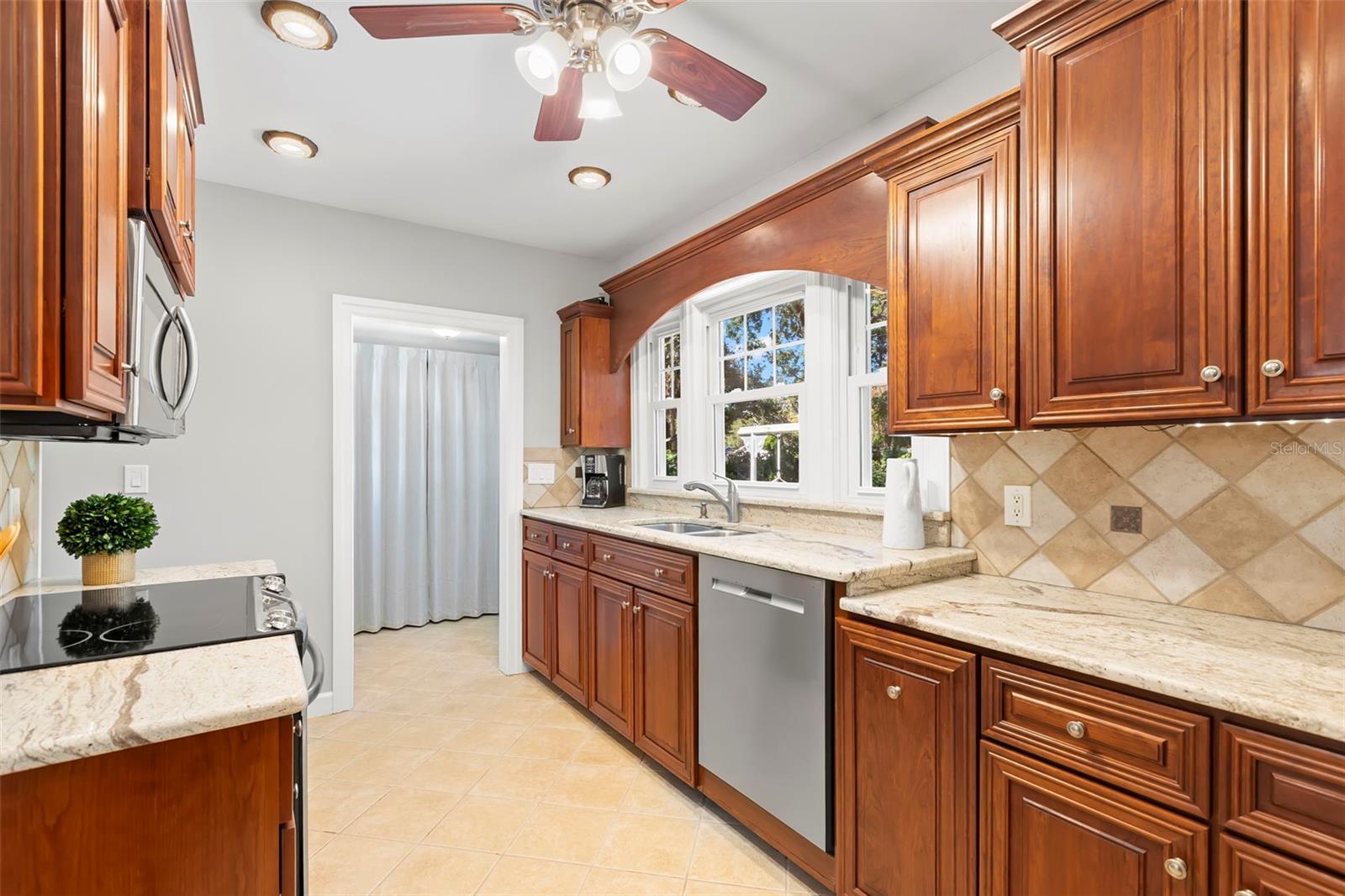 Image 16 of 52 For 8059 31st Avenue N