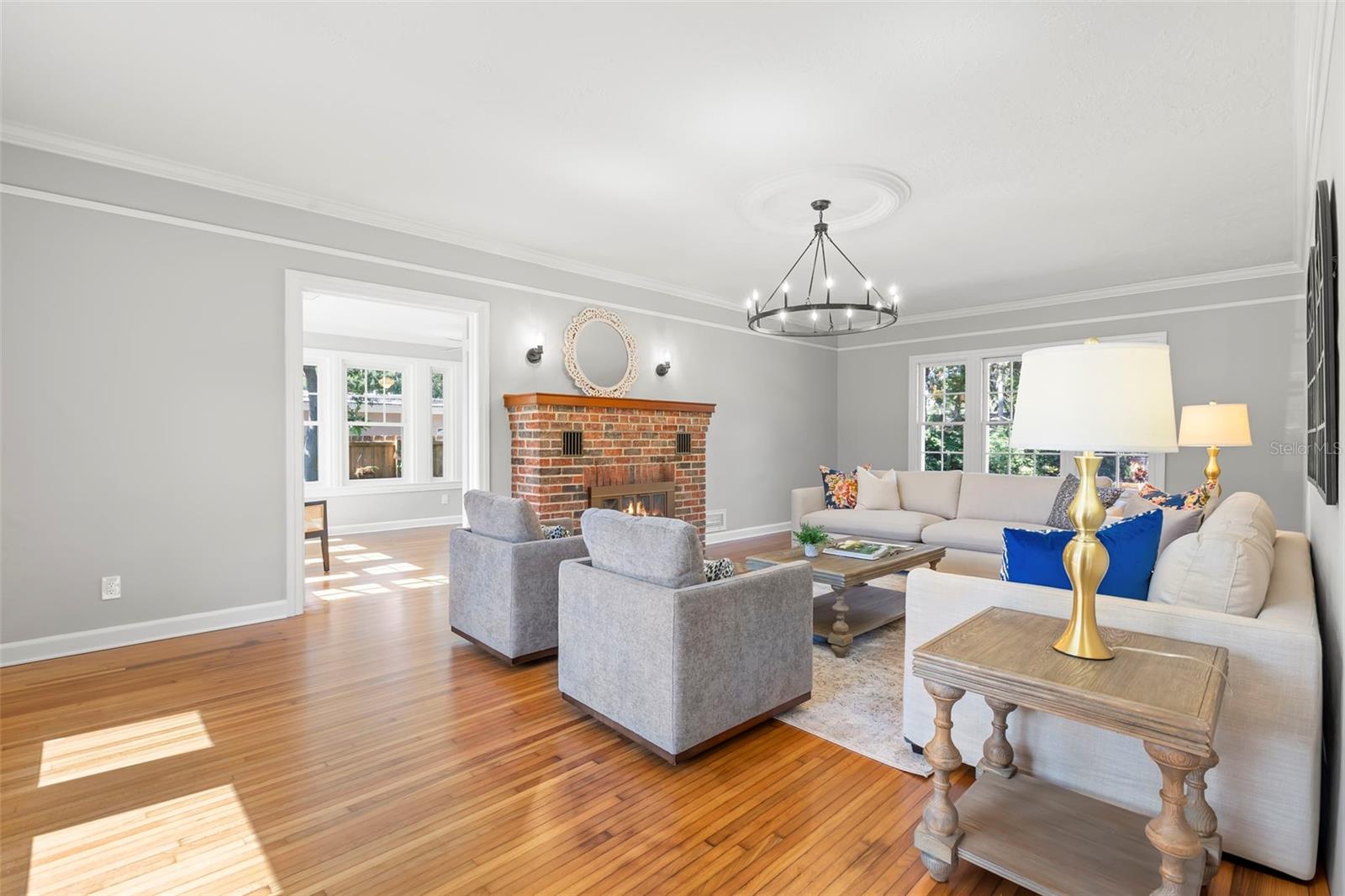 Image 5 of 52 For 8059 31st Avenue N