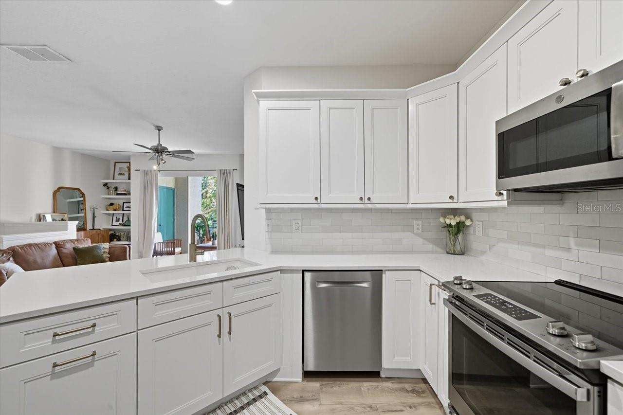 Image 11 of 40 For 606 Seascape Way 606