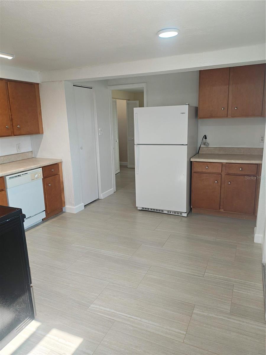 Listing photo id 4 for 11301 110th Terrace
