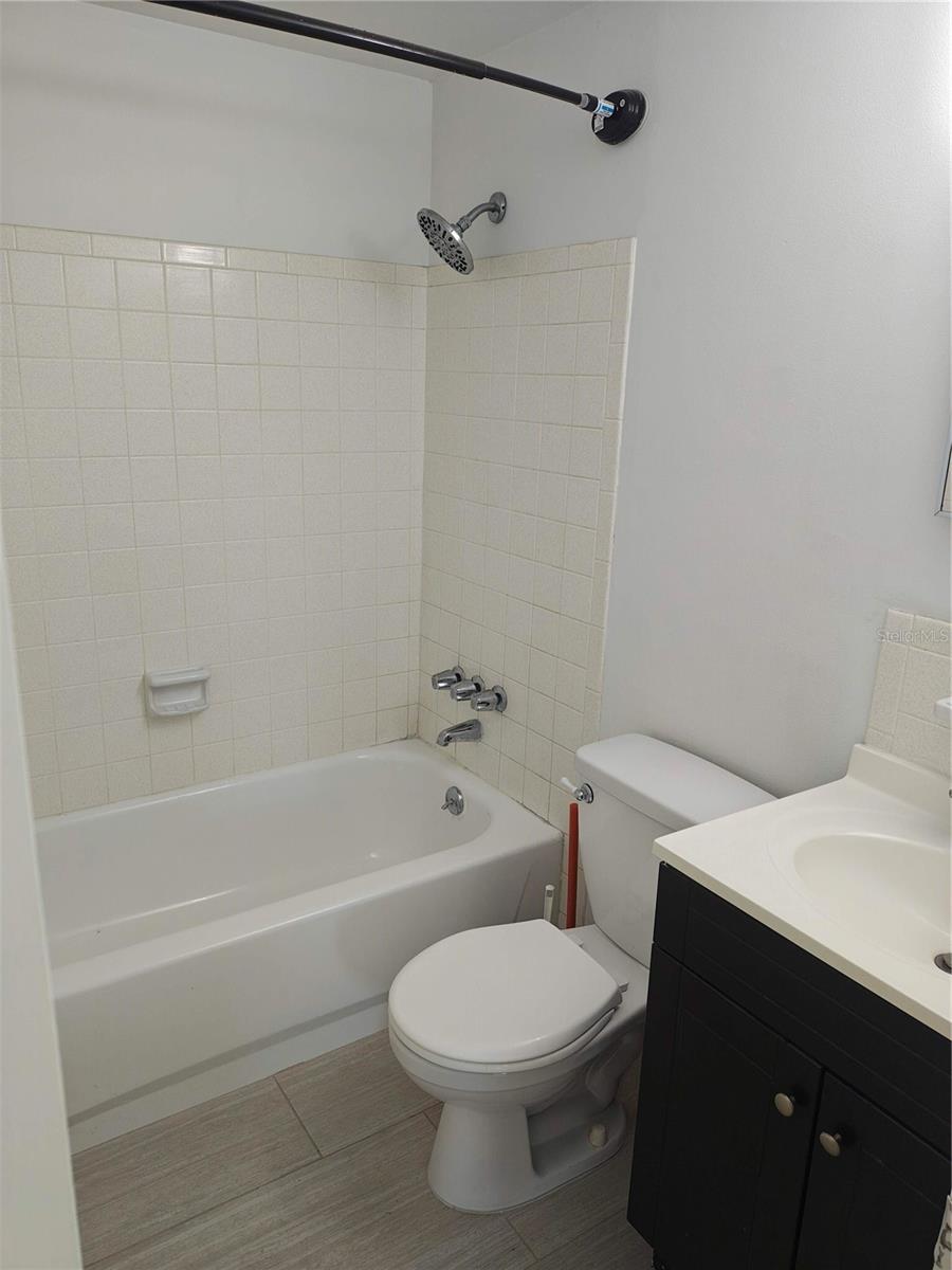 Listing photo id 5 for 11301 110th Terrace