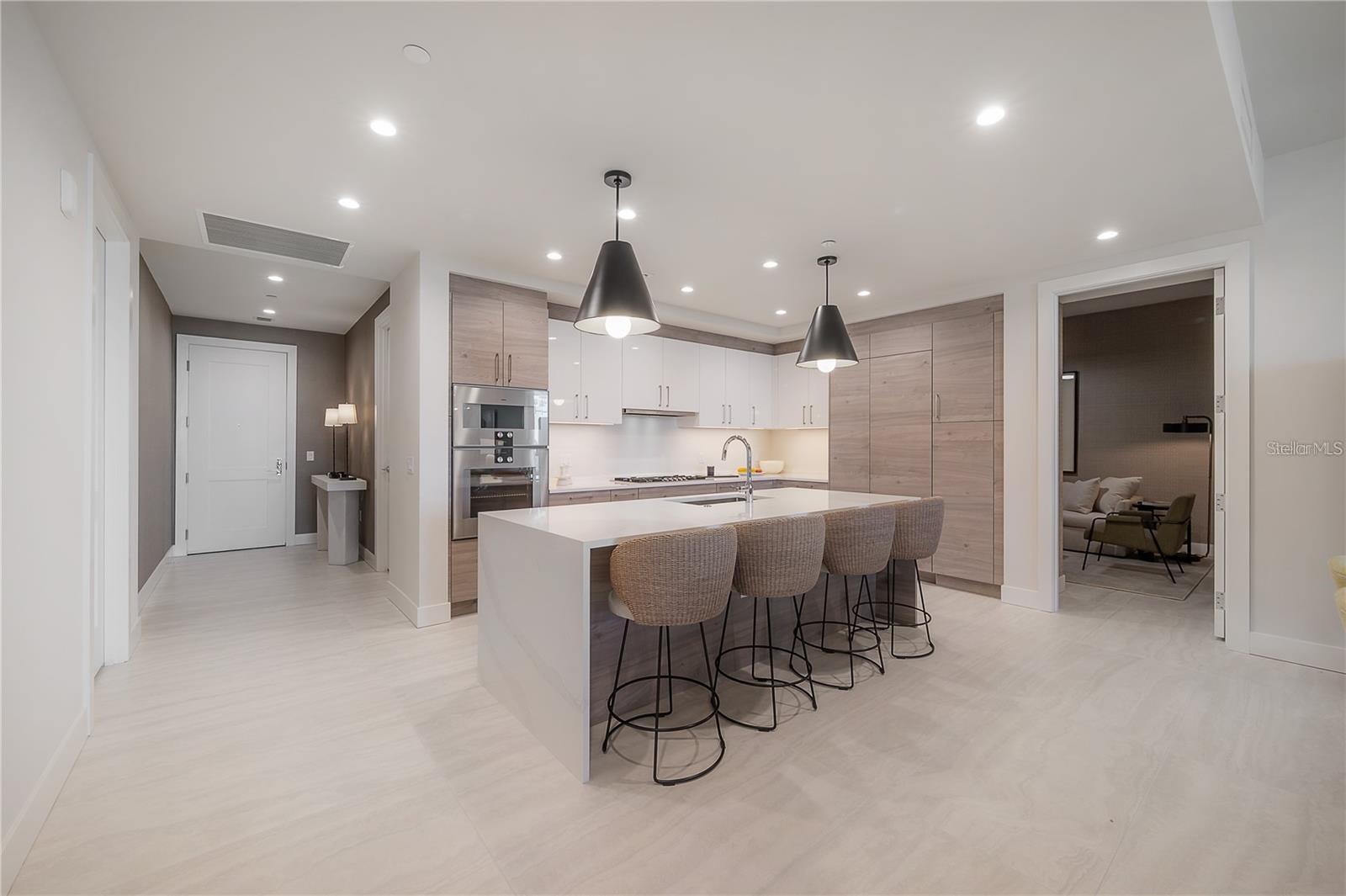 Image 14 of 58 For 2103 Bayshore Boulevard 903