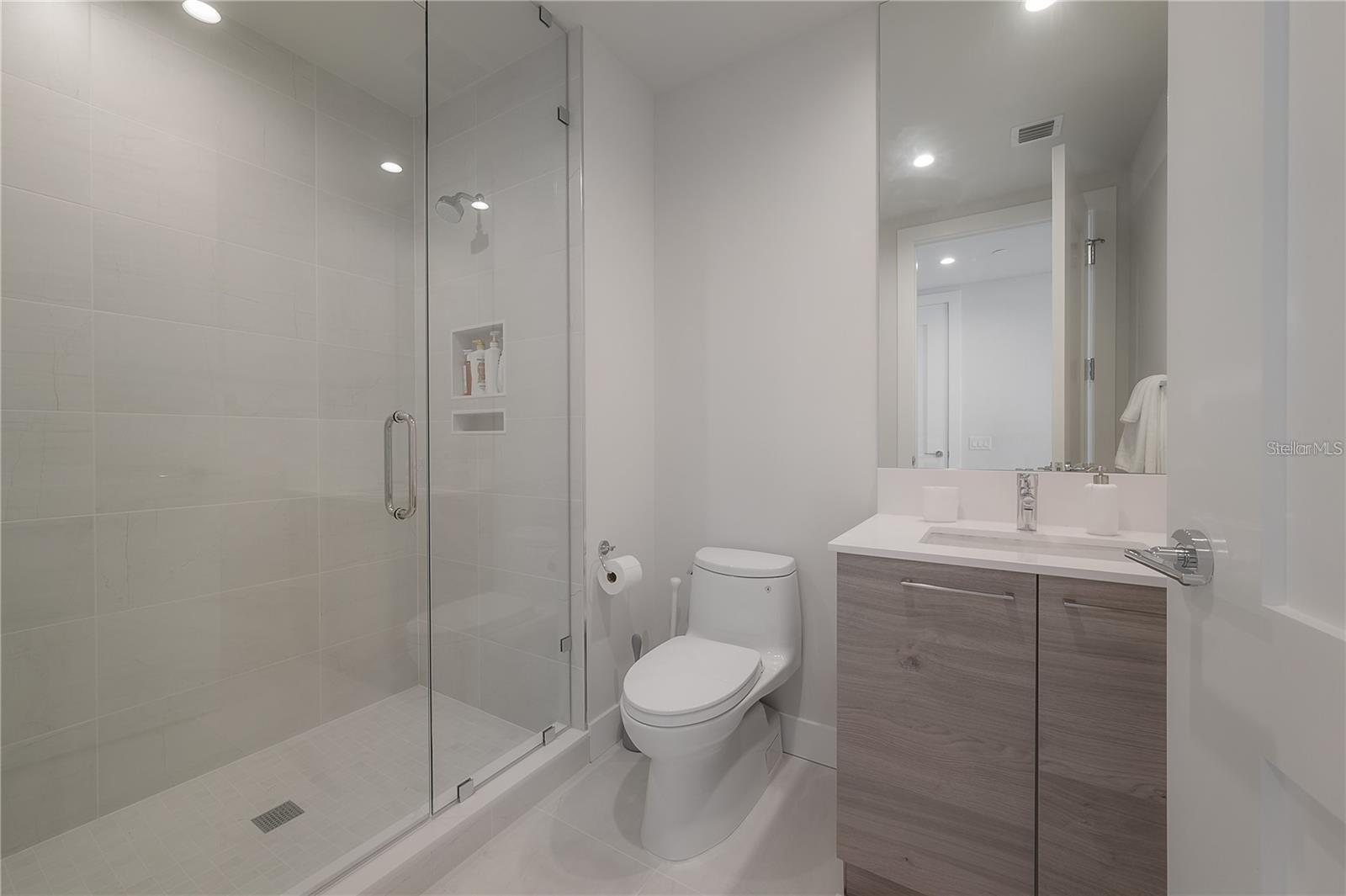 Image 31 of 58 For 2103 Bayshore Boulevard 903