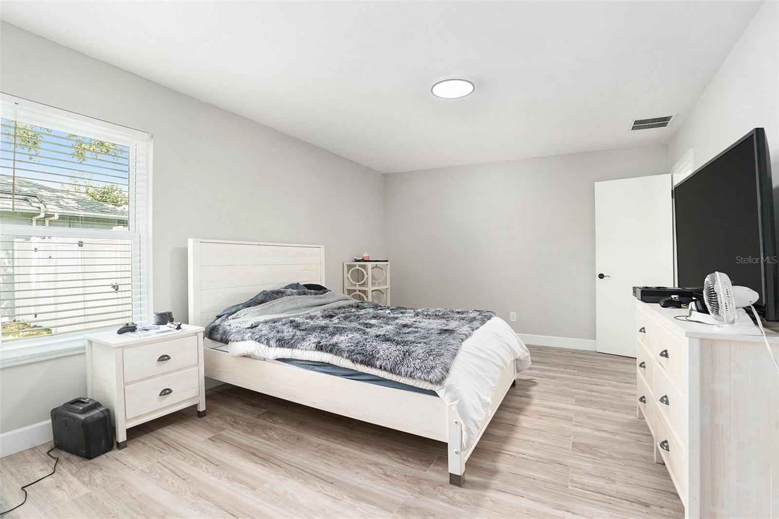 Image 18 of 31 For 10234 Bedford Road