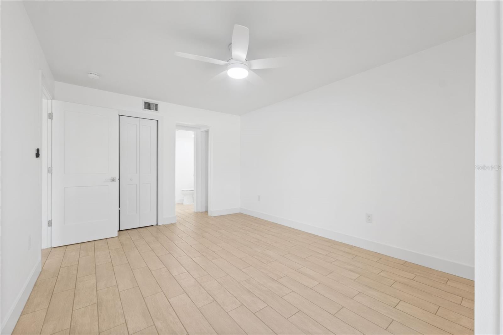 Image 20 of 54 For 4715 Jasper Drive 105