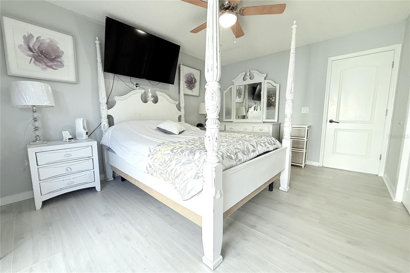 Image 21 of 42 For 10301 Fernglen Place