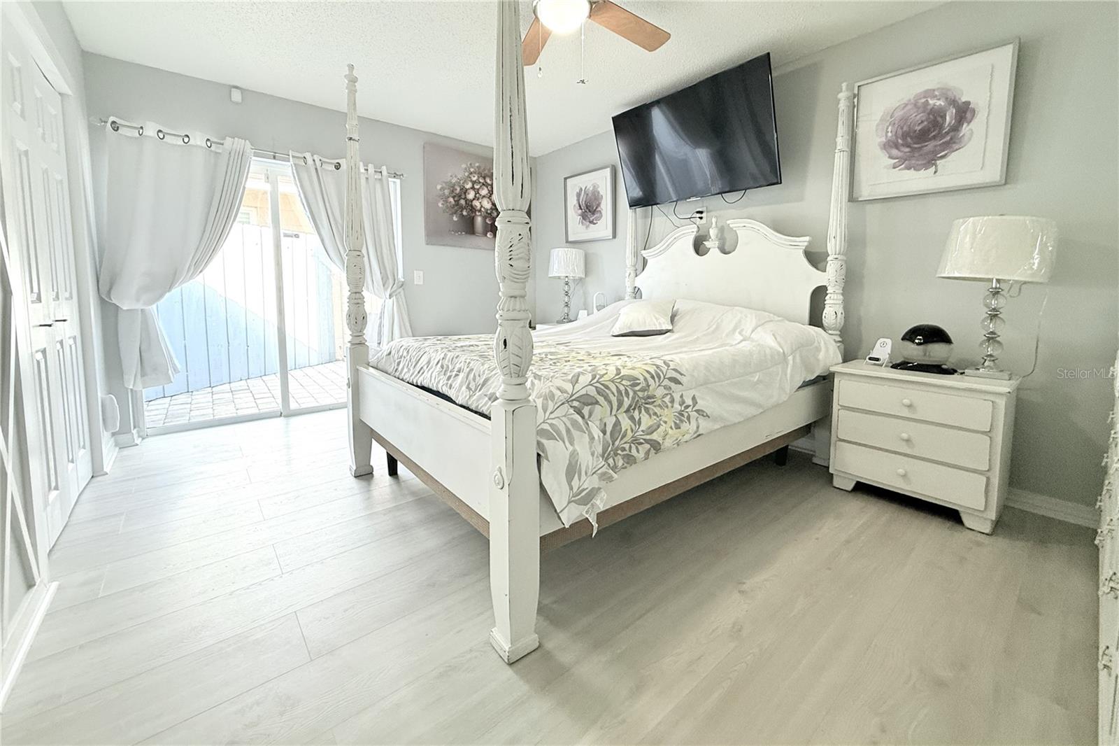 Image 22 of 42 For 10301 Fernglen Place