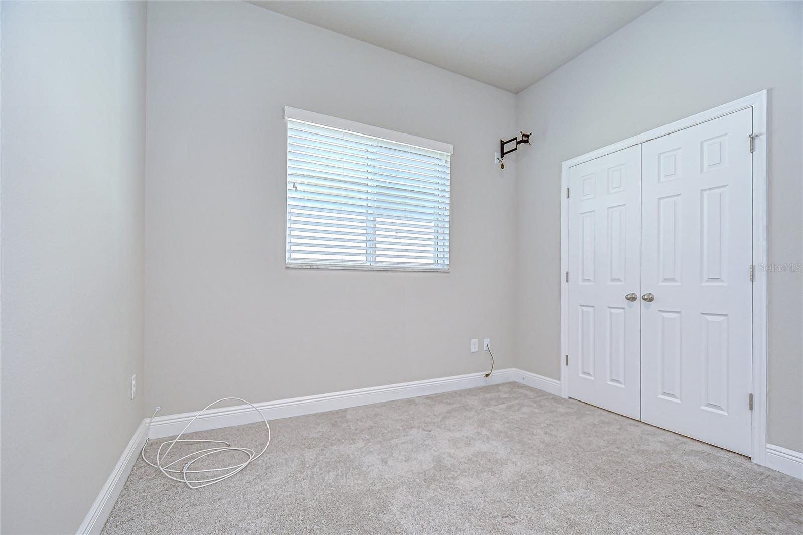 Listing photo id 13 for 1018 Tracey Ann Loop