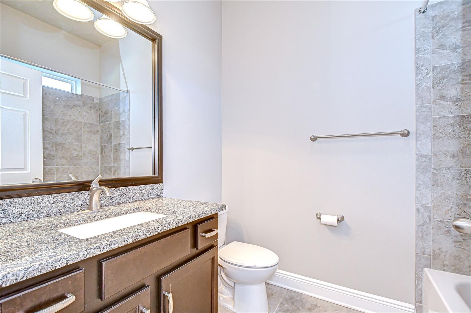 Listing photo id 14 for 1018 Tracey Ann Loop