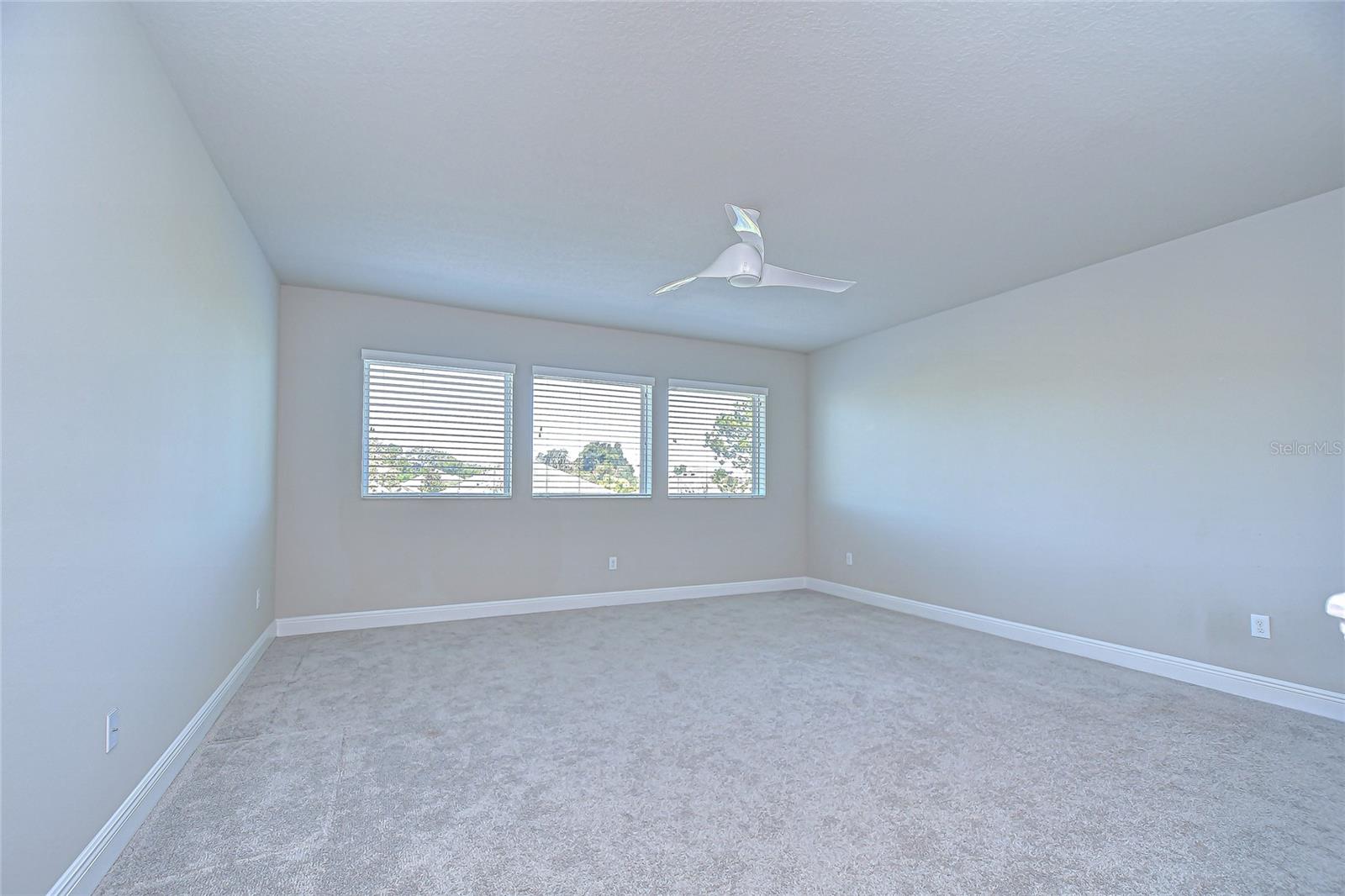 Listing photo id 16 for 1018 Tracey Ann Loop