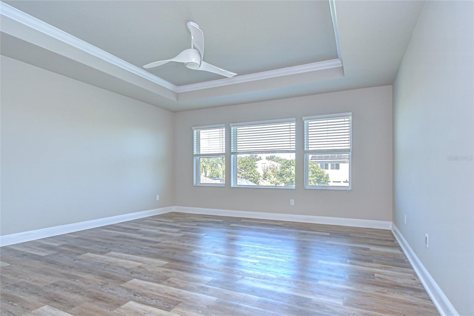 Listing photo id 18 for 1018 Tracey Ann Loop