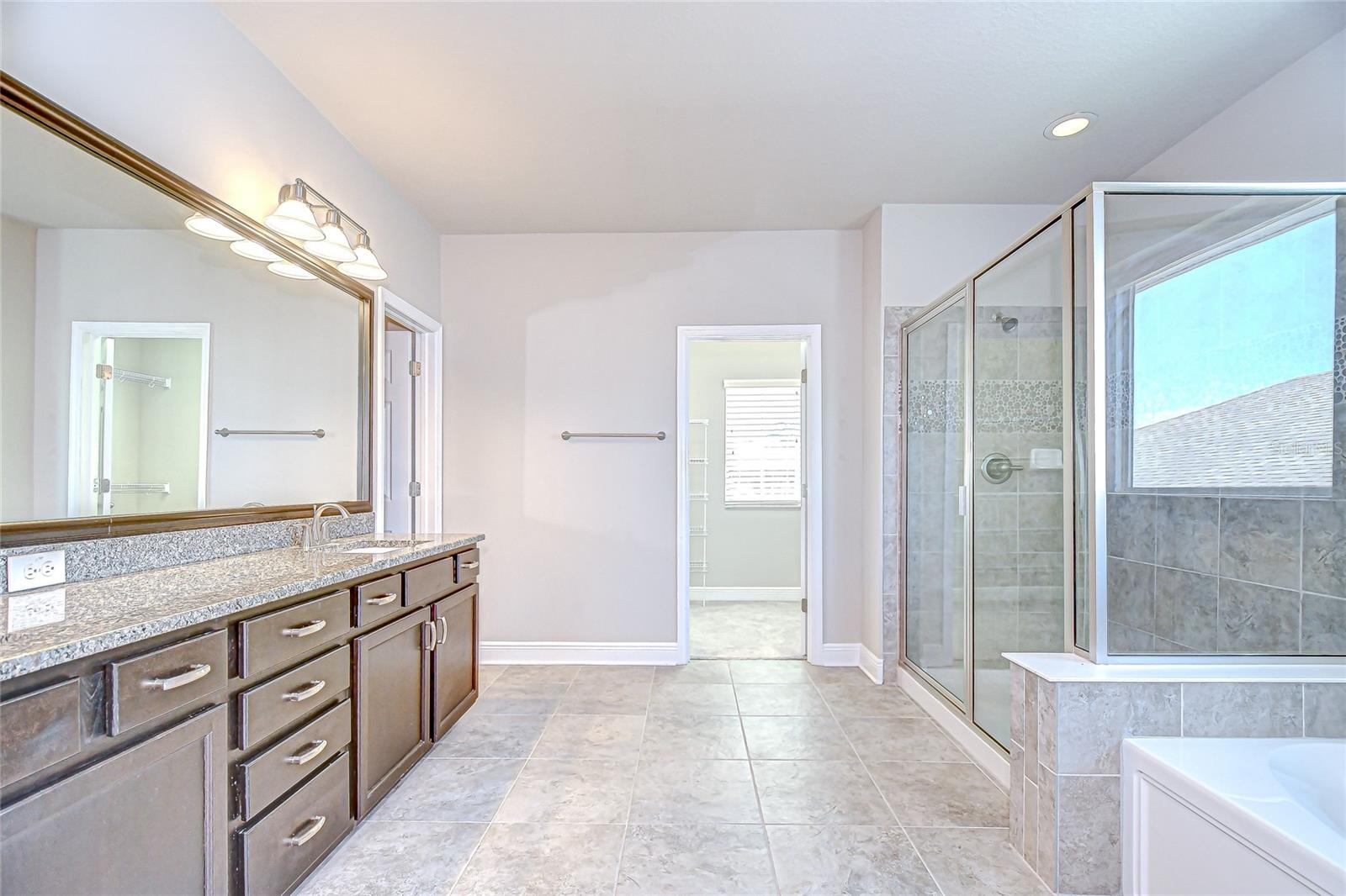 Listing photo id 20 for 1018 Tracey Ann Loop