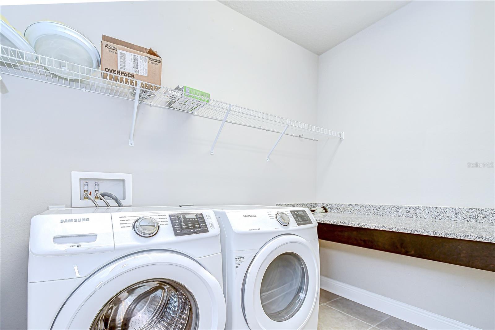 Listing photo id 28 for 1018 Tracey Ann Loop