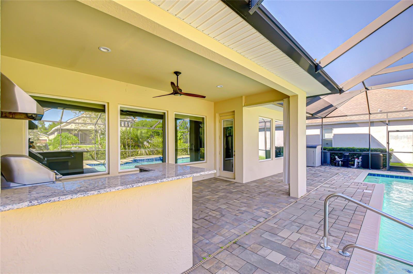 Listing photo id 35 for 1018 Tracey Ann Loop