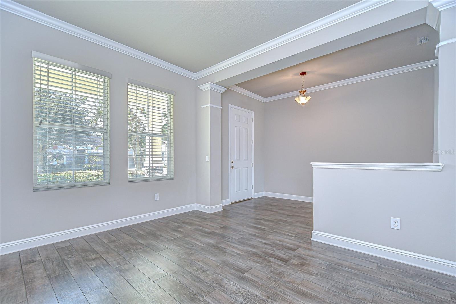Listing photo id 4 for 1018 Tracey Ann Loop