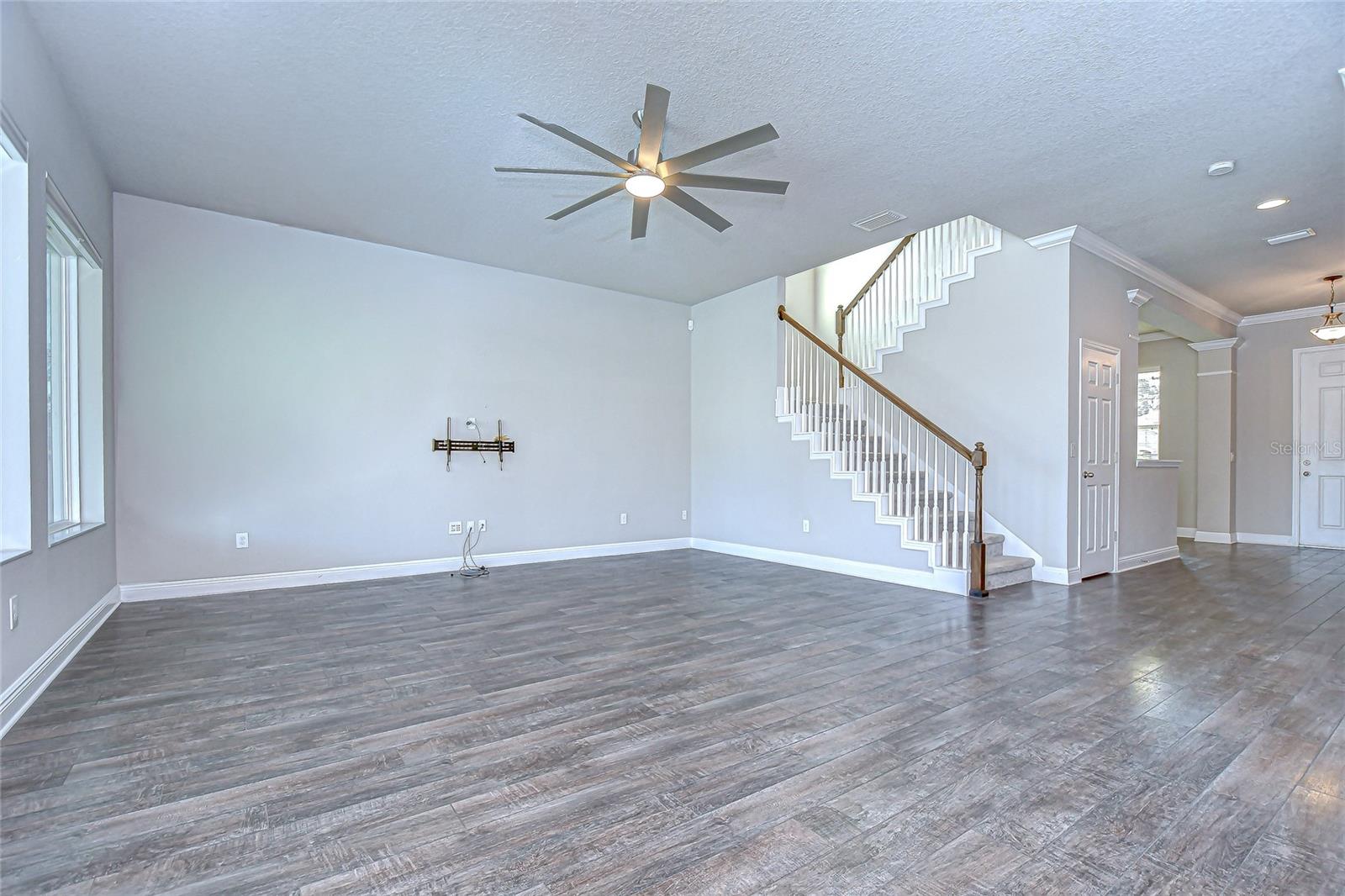 Listing photo id 5 for 1018 Tracey Ann Loop