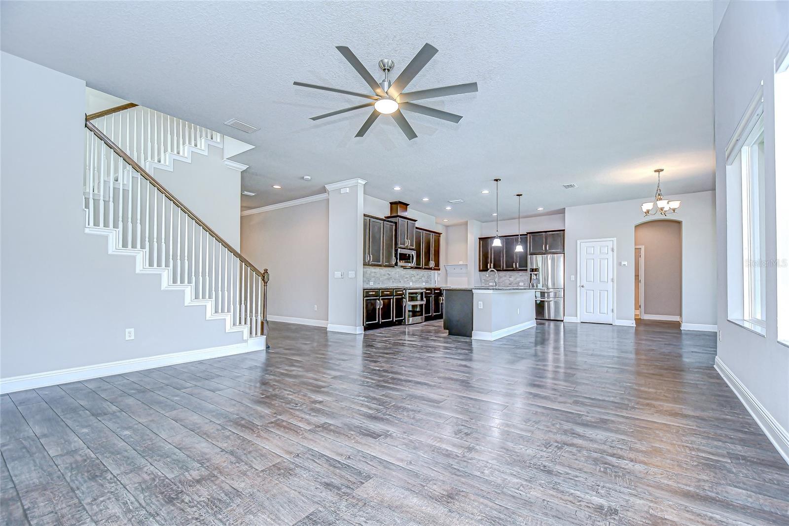 Listing photo id 6 for 1018 Tracey Ann Loop