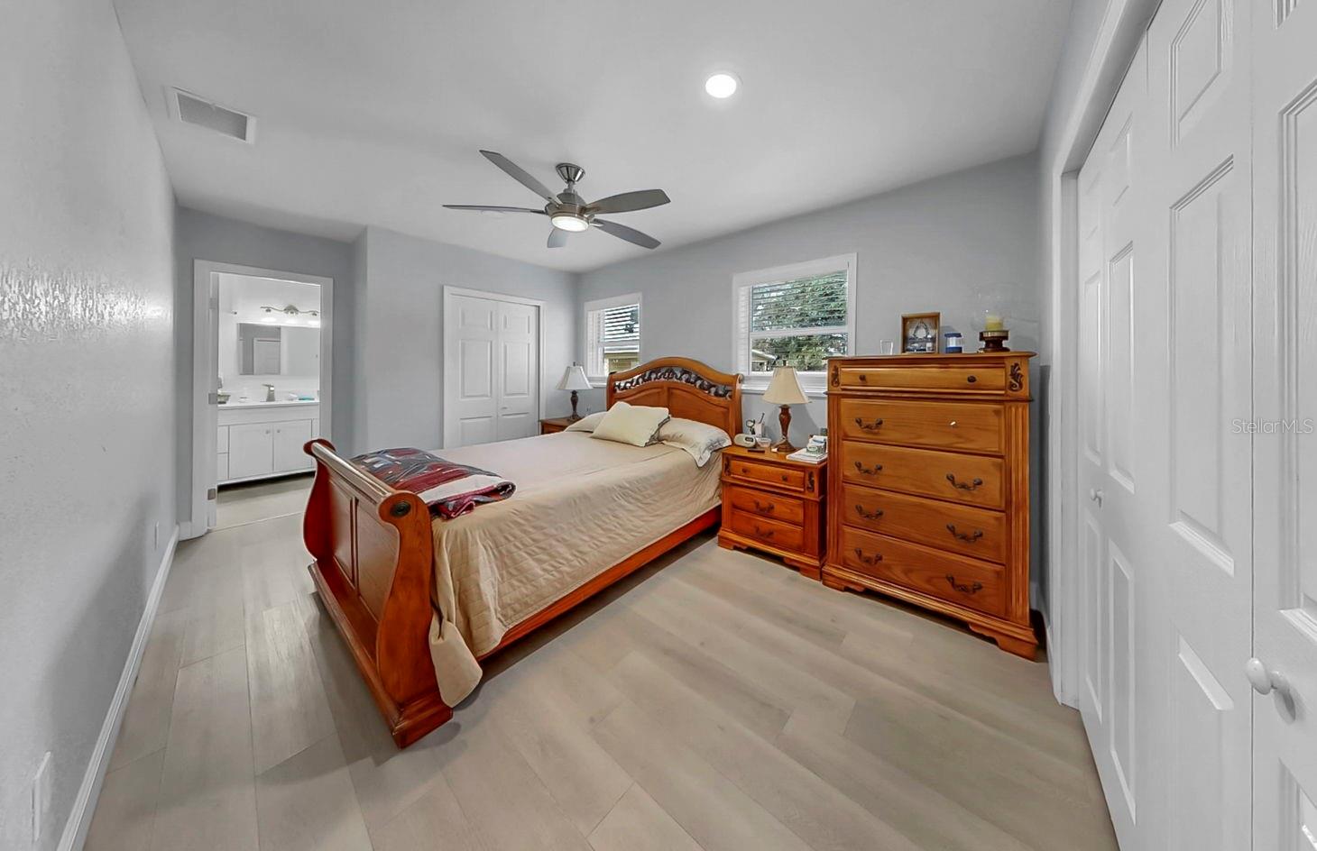 Image 13 of 49 For 6003 16th Avenue S