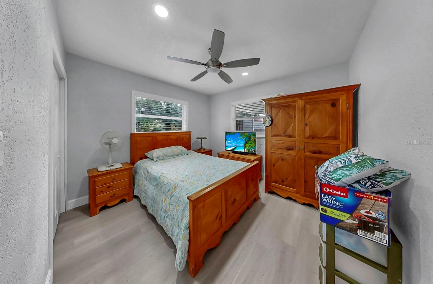 Image 16 of 49 For 6003 16th Avenue S