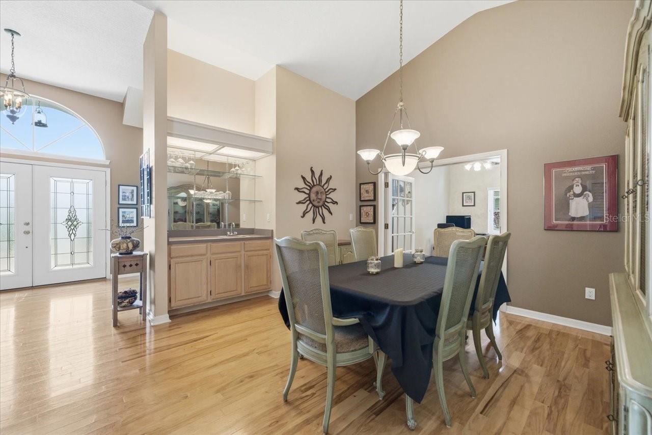 Image 13 of 61 For 302 Lake Kell Court