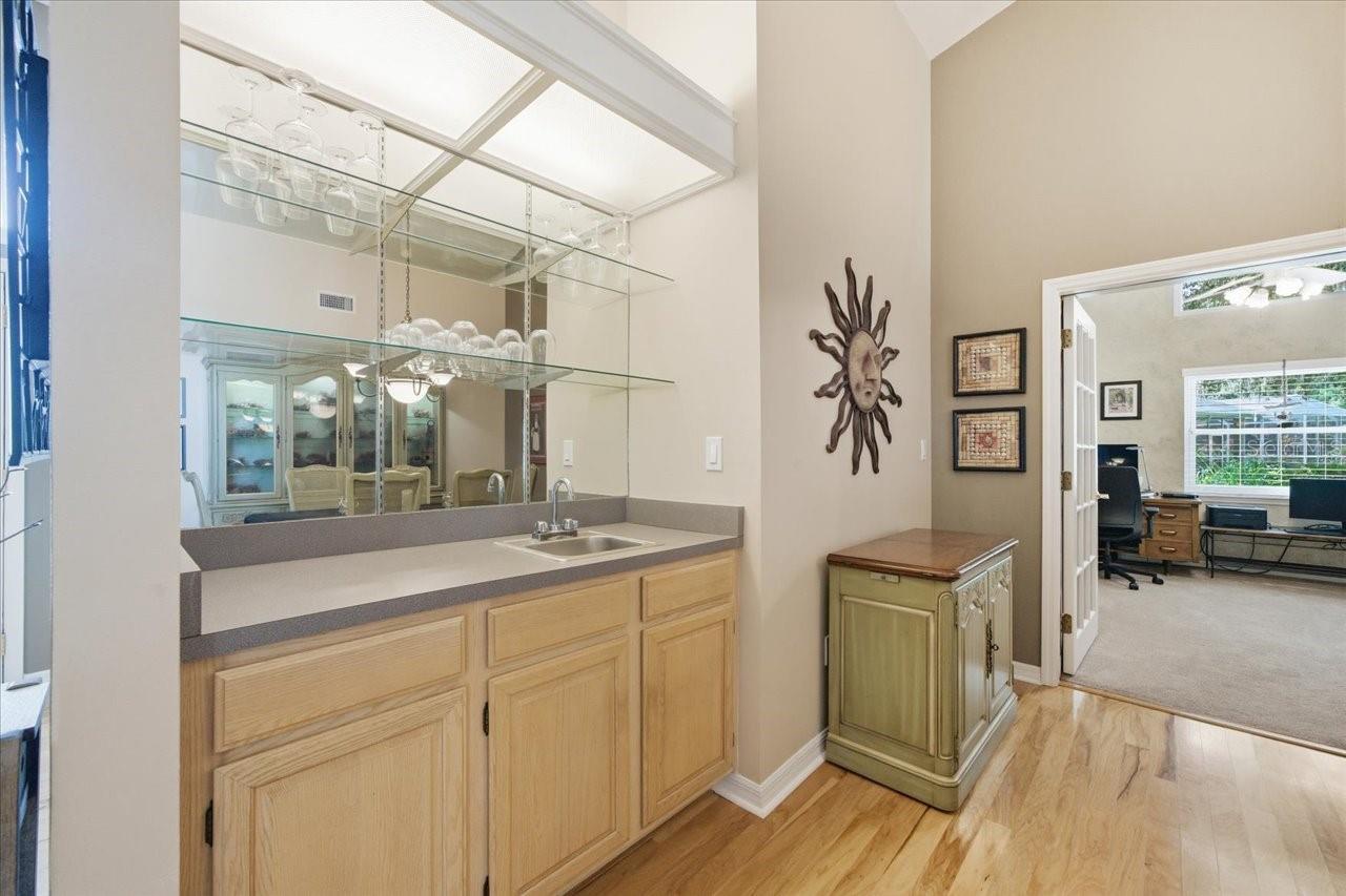 Image 16 of 61 For 302 Lake Kell Court