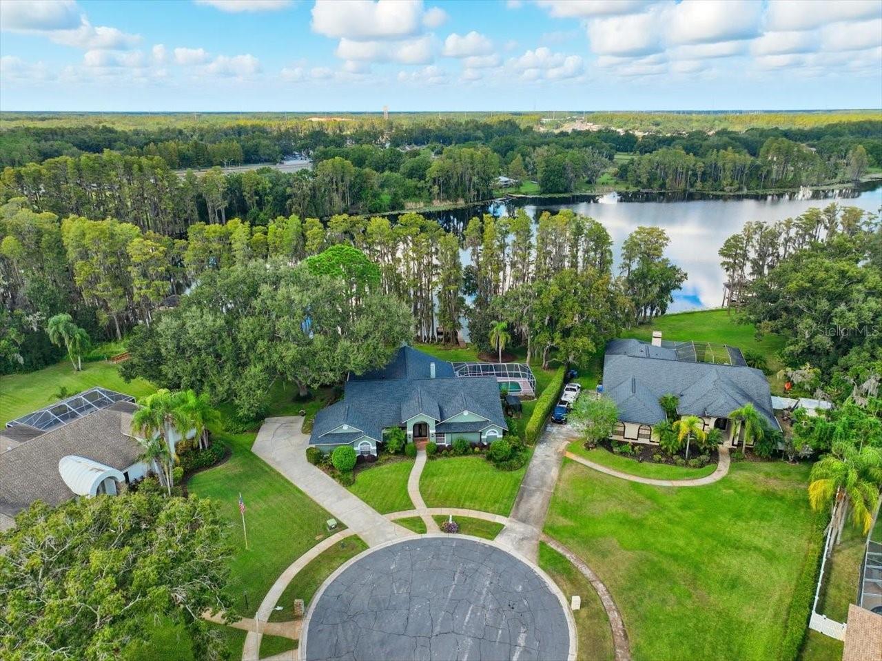 Image 2 of 61 For 302 Lake Kell Court