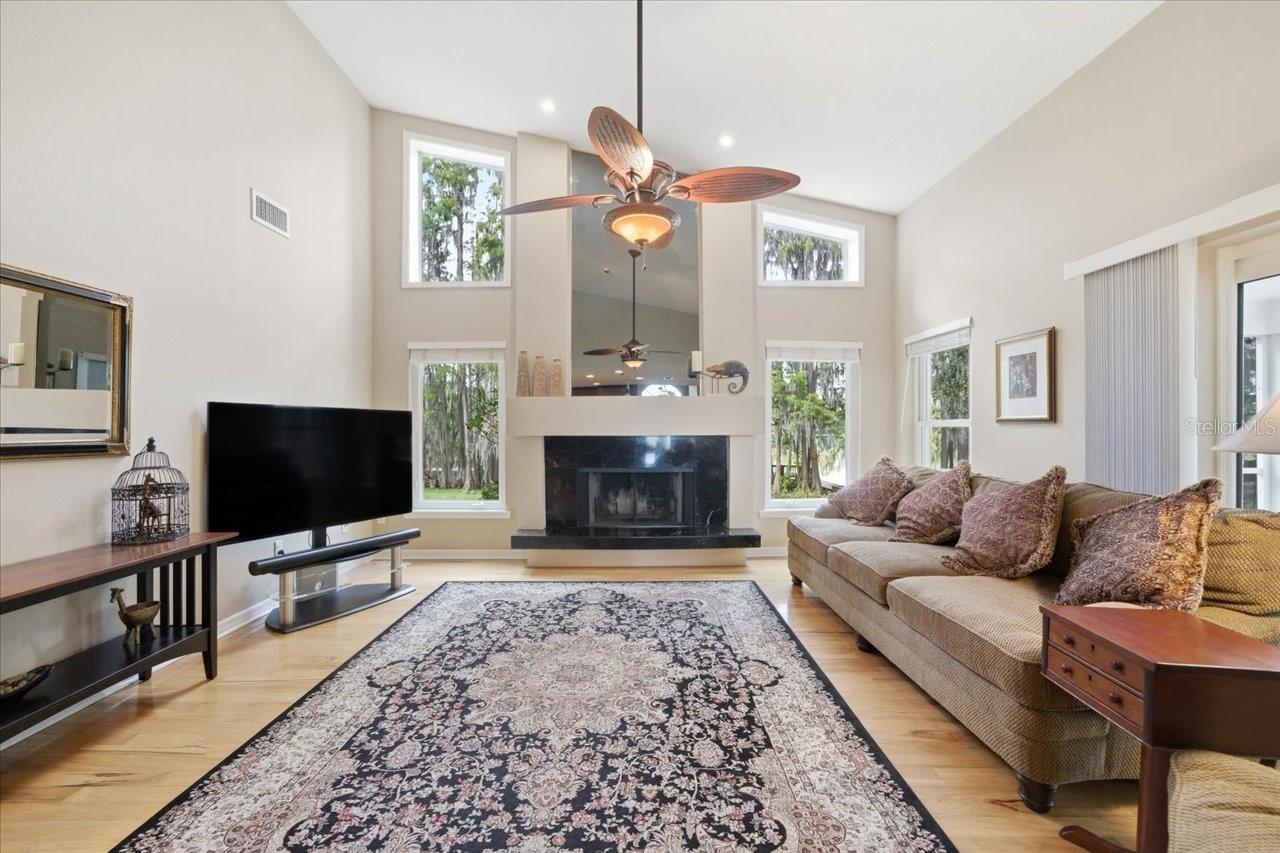 Image 24 of 61 For 302 Lake Kell Court