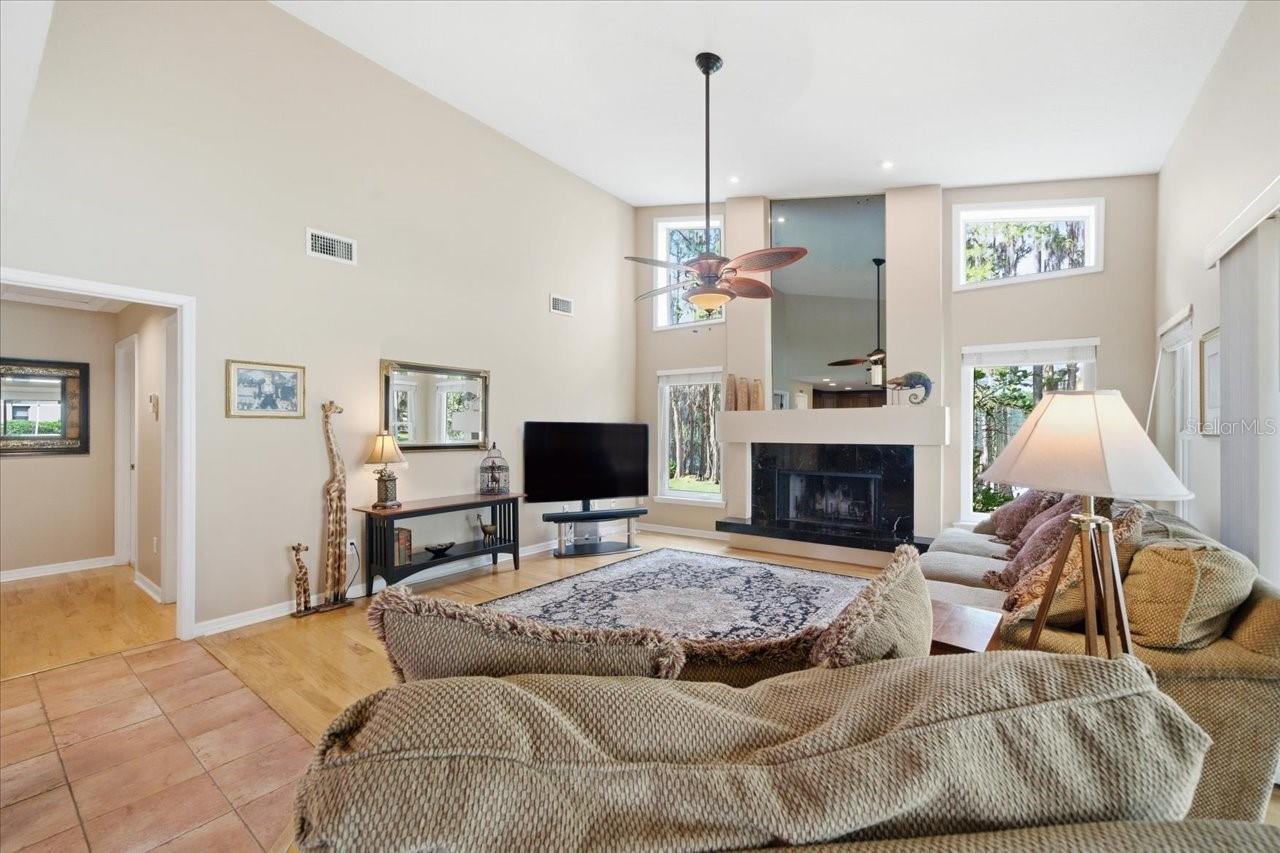 Image 27 of 61 For 302 Lake Kell Court