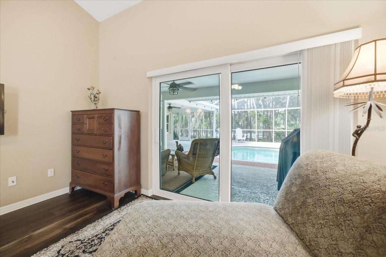 Image 33 of 61 For 302 Lake Kell Court