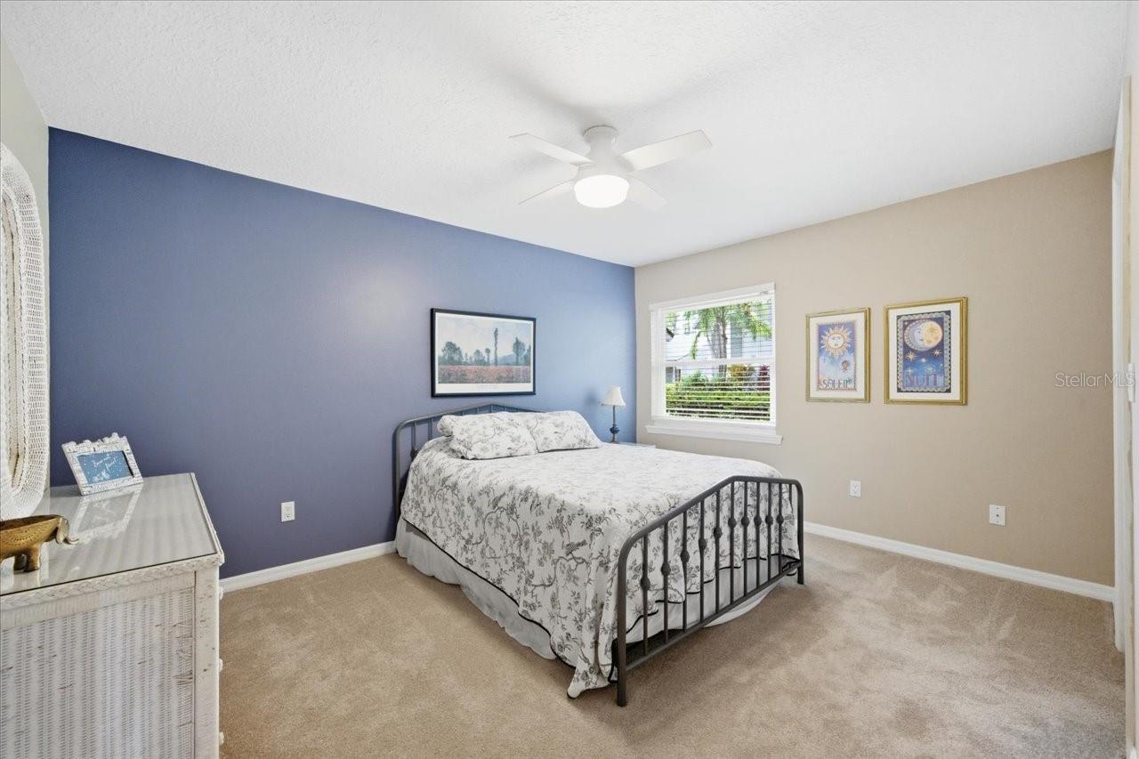 Image 37 of 61 For 302 Lake Kell Court