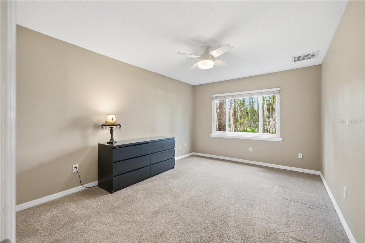 Image 39 of 61 For 302 Lake Kell Court