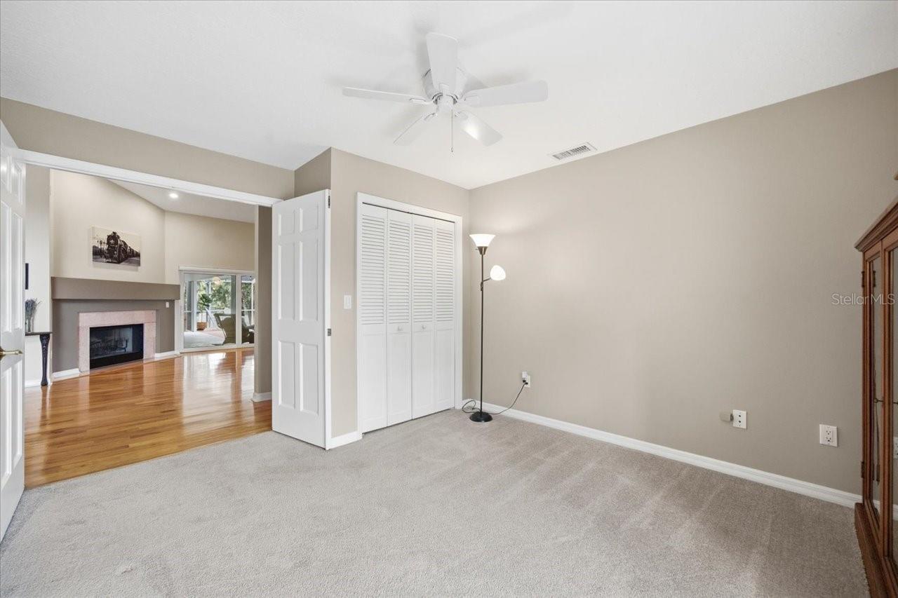 Image 42 of 61 For 302 Lake Kell Court