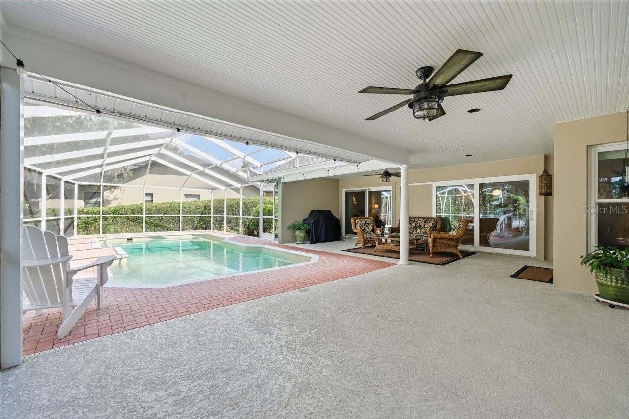 Image 45 of 61 For 302 Lake Kell Court