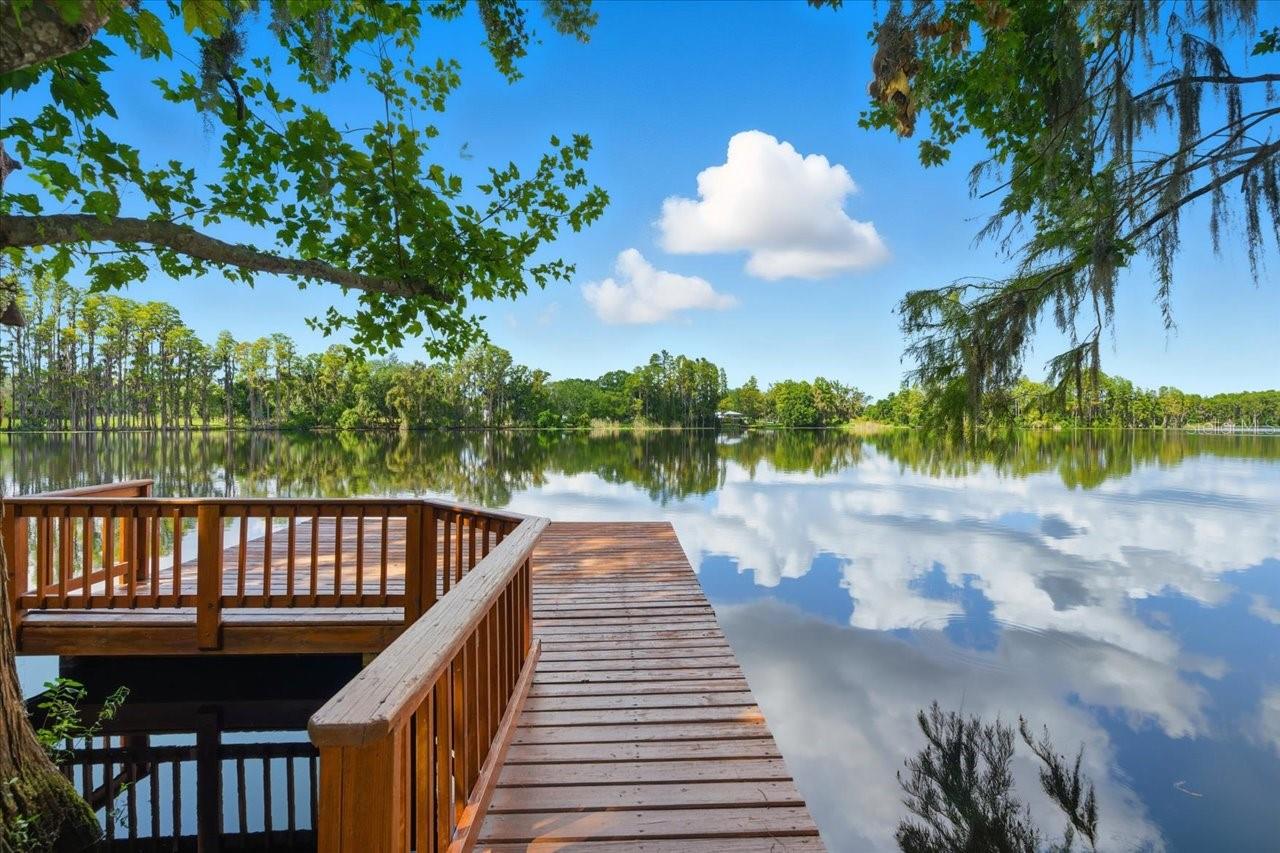 Image 52 of 61 For 302 Lake Kell Court