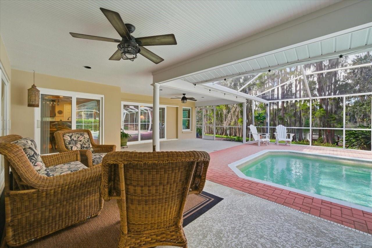 Image 8 of 61 For 302 Lake Kell Court