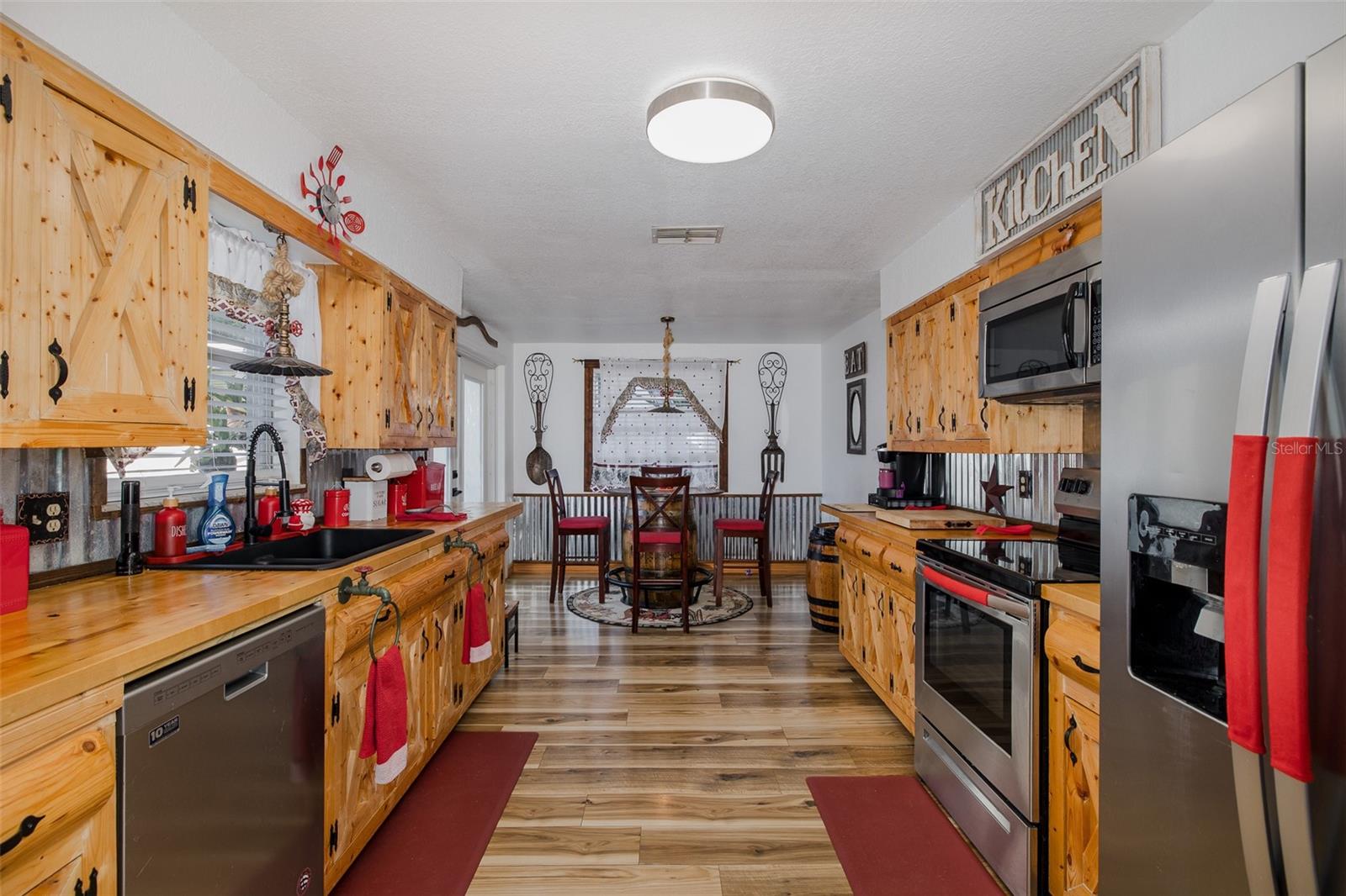 Image 21 of 55 For 5926 Grey Street