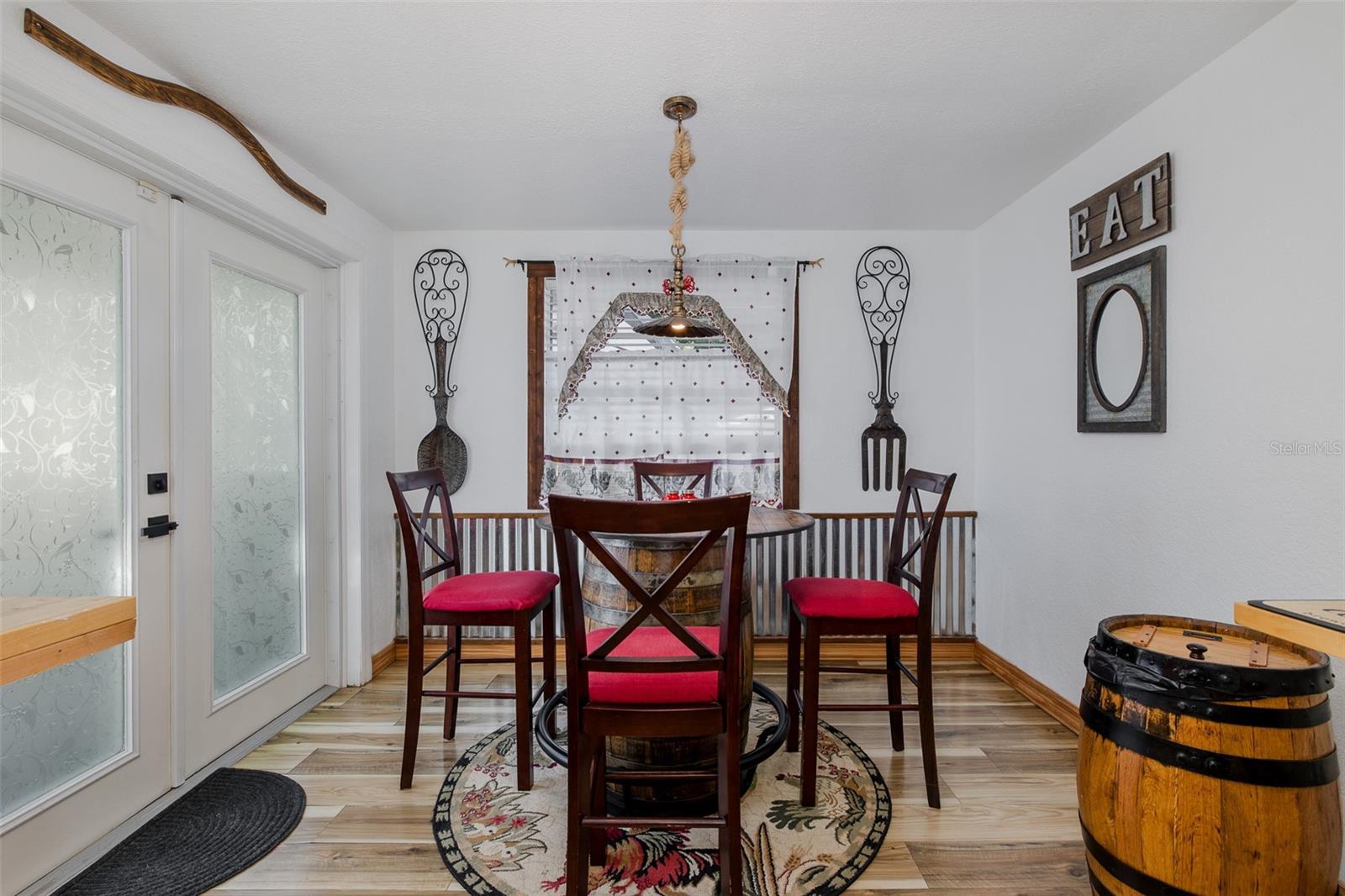 Image 22 of 55 For 5926 Grey Street