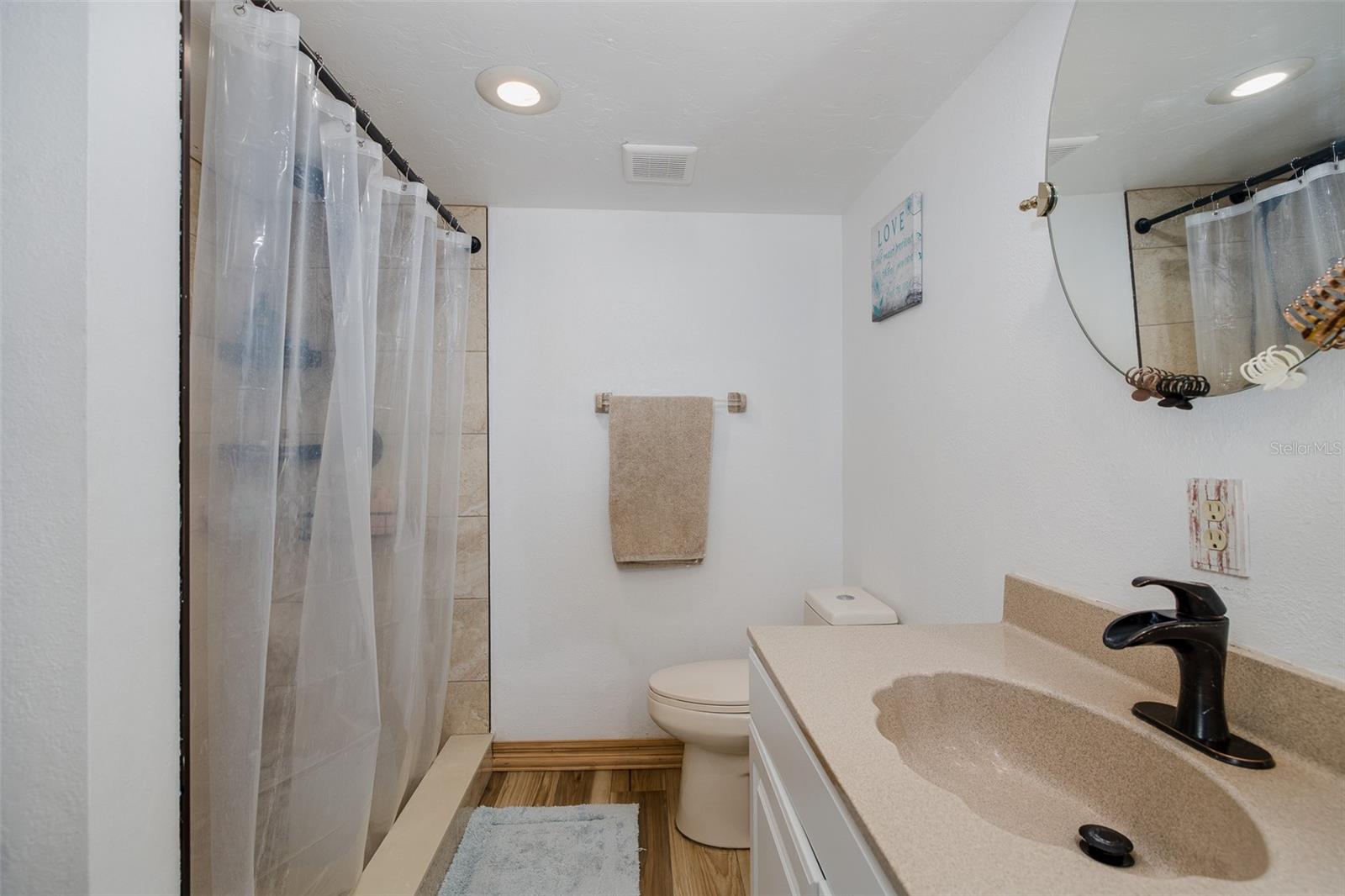 Image 27 of 55 For 5926 Grey Street