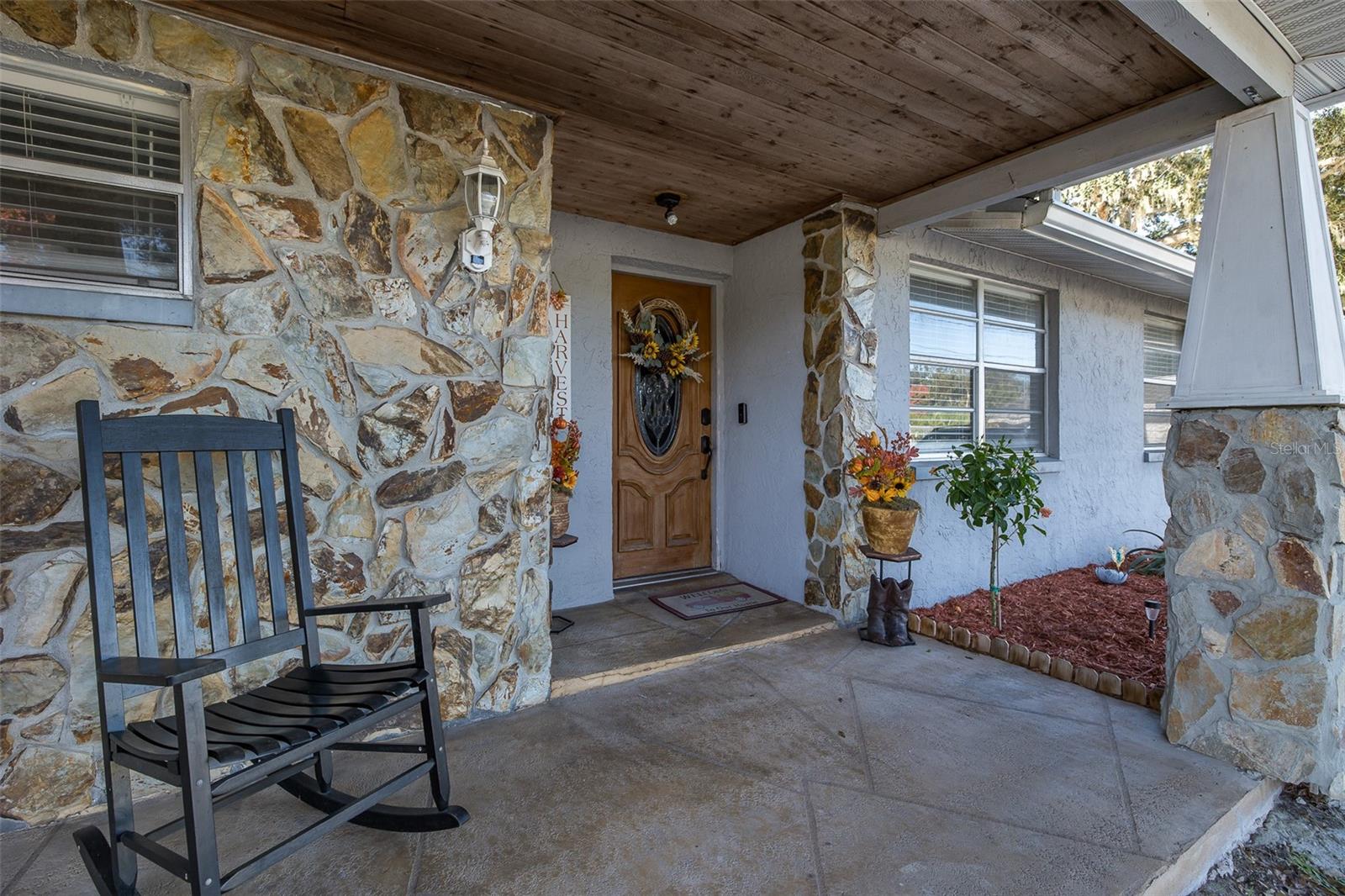 Image 4 of 55 For 5926 Grey Street