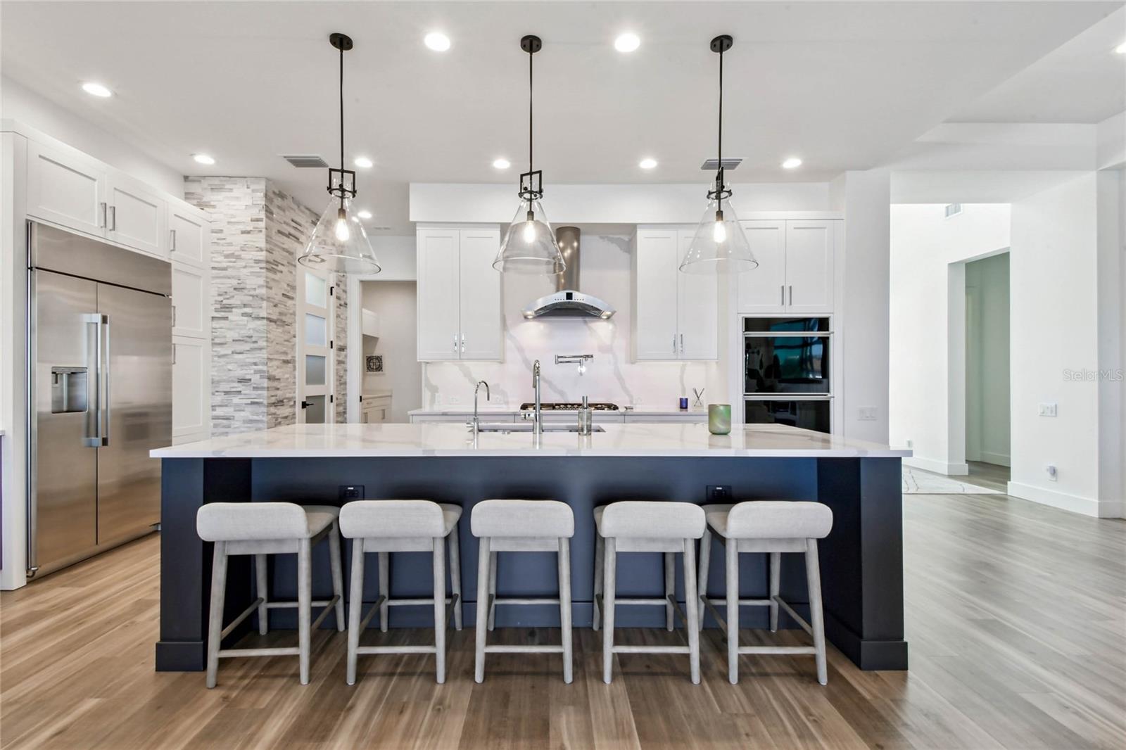 Image 17 of 69 For 14906 Rome Avenue