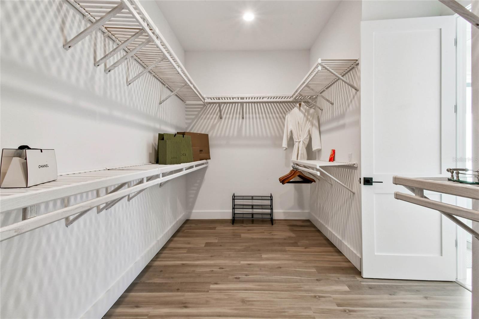 Image 29 of 69 For 14906 Rome Avenue