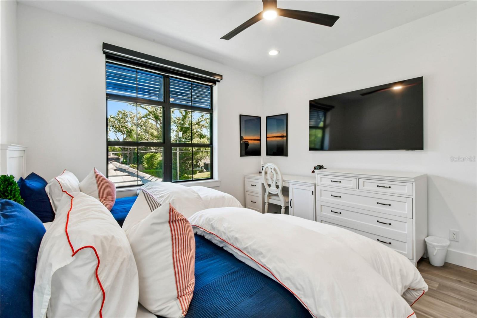 Image 46 of 69 For 14906 Rome Avenue