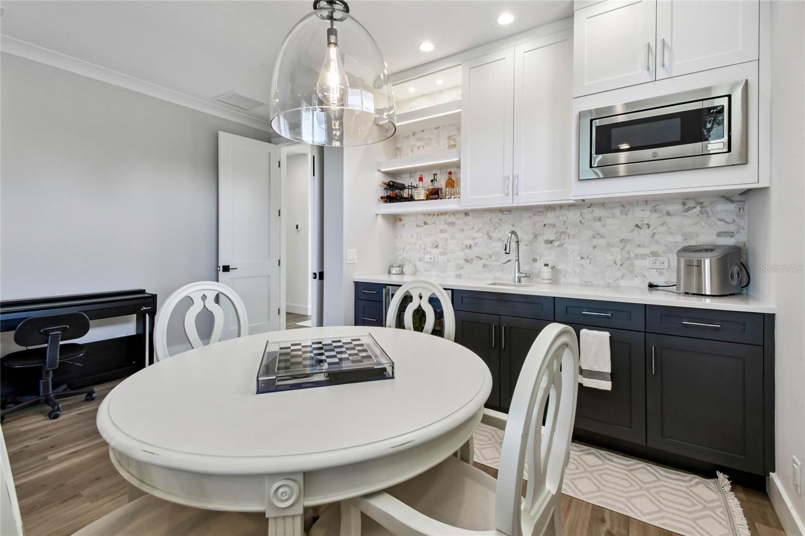 Image 48 of 69 For 14906 Rome Avenue