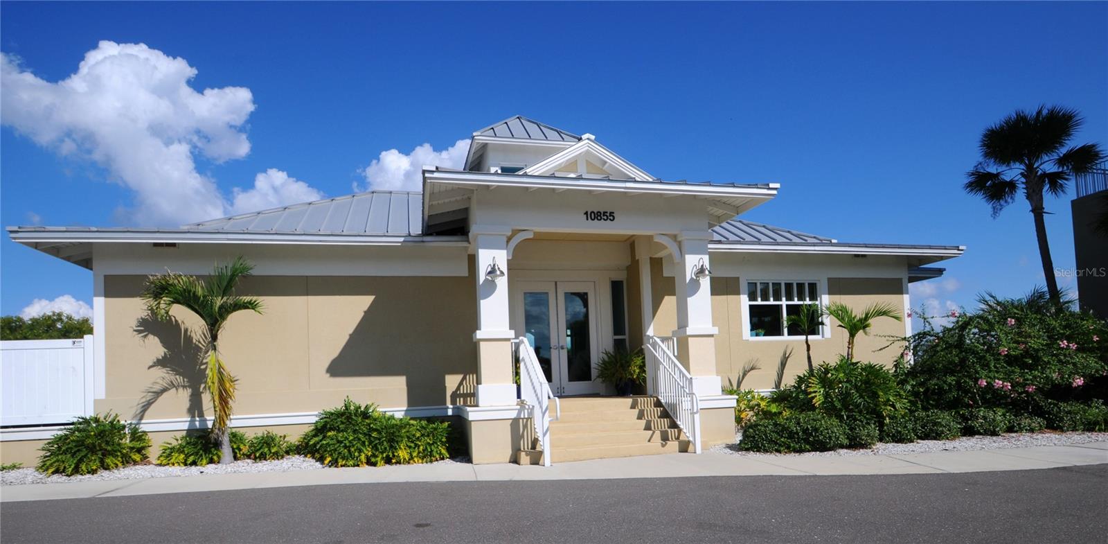 Image 20 of 37 For 10851 Mangrove Cay Lane Ne 1212