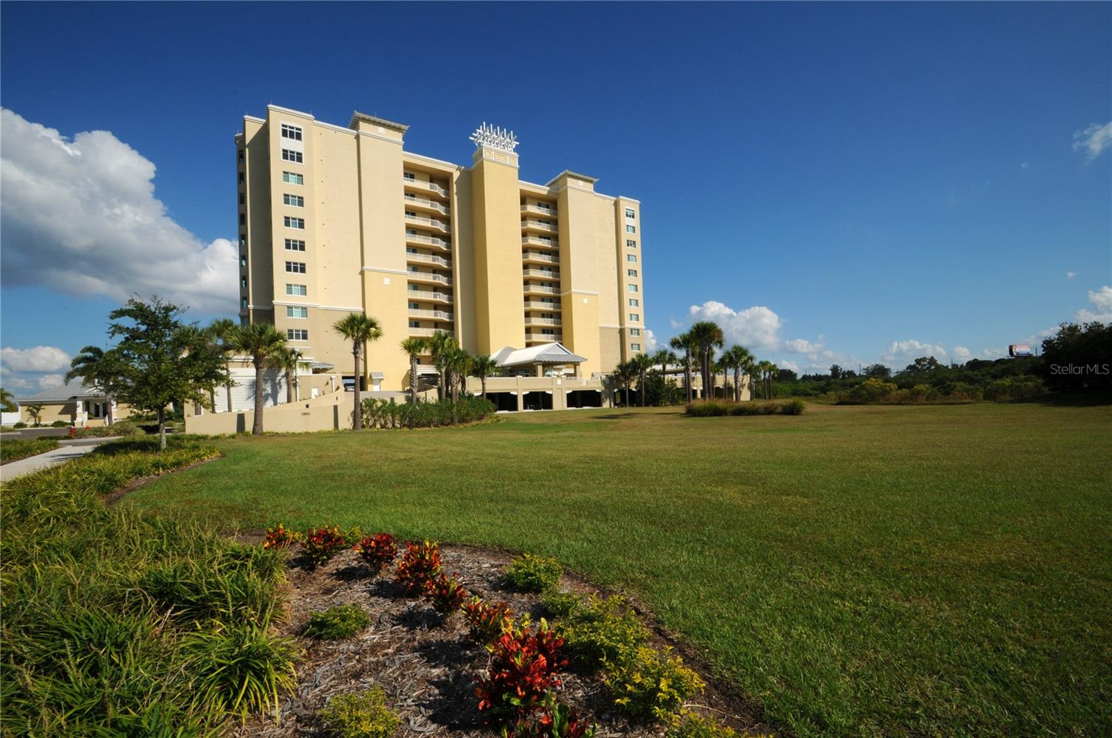 Image 31 of 37 For 10851 Mangrove Cay Lane Ne 1212