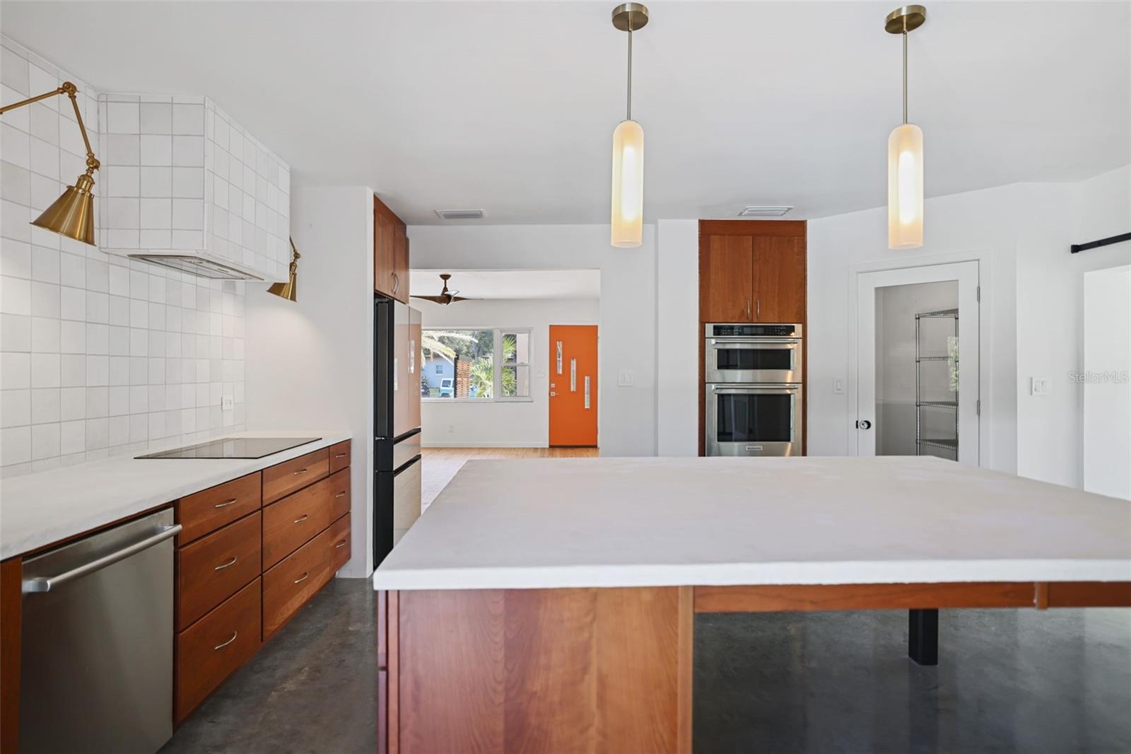 Image 19 of 92 For 2012 Culberson Avenue