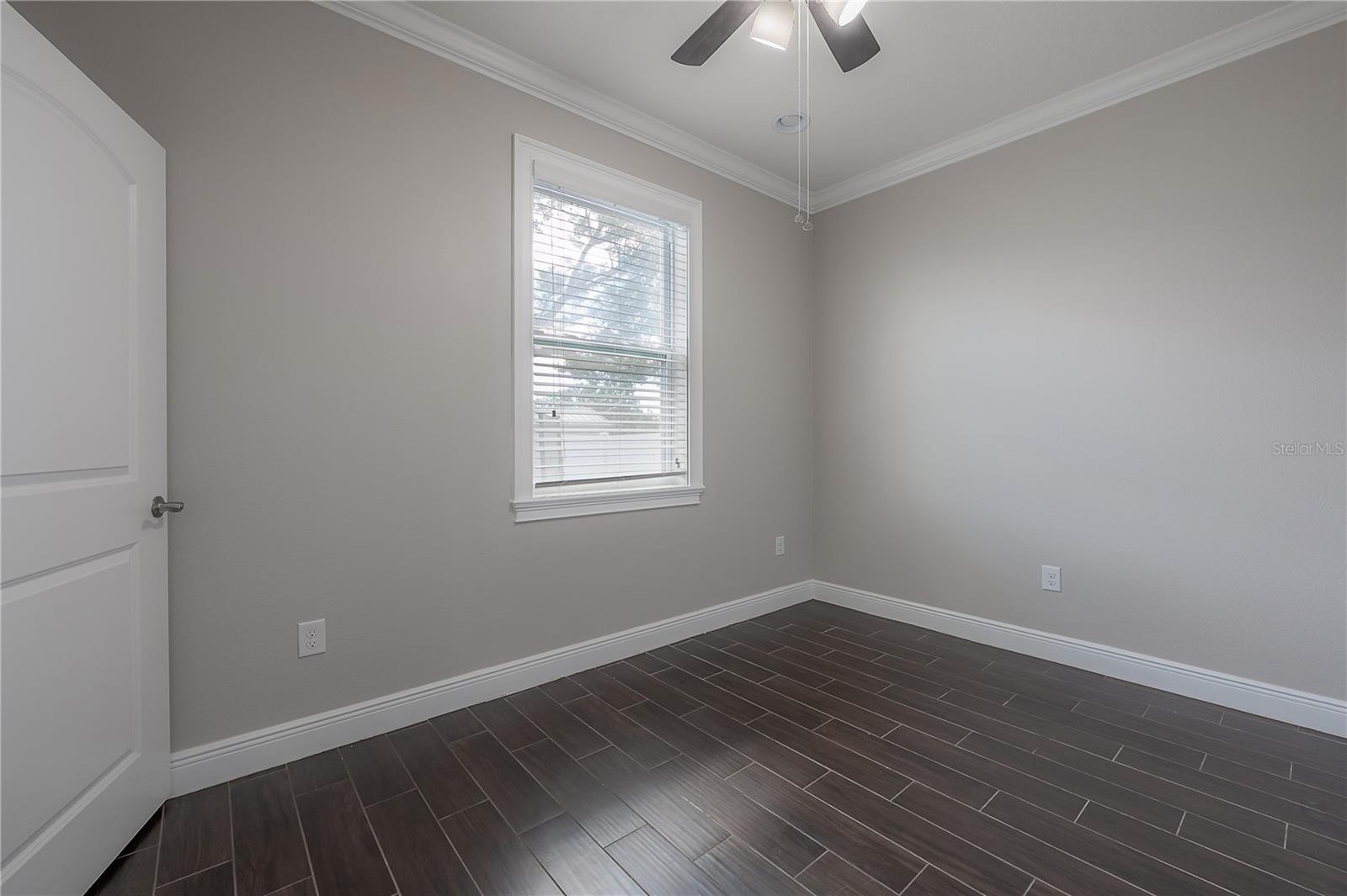 Image 20 of 31 For 2510 South Avenue